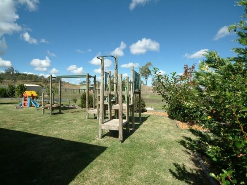 3 Andrews Court, Hodgson Vale QLD 4352