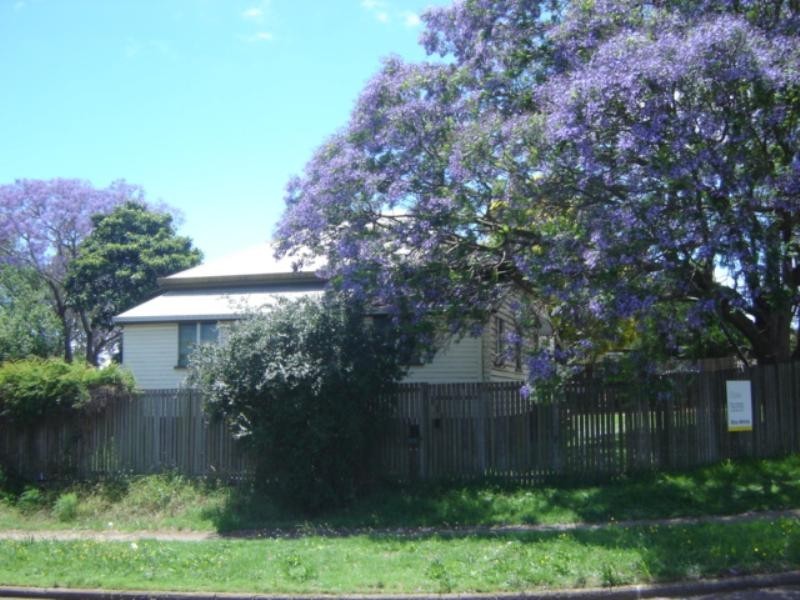 27 Kenilworth Street, North Toowoomba QLD 4350