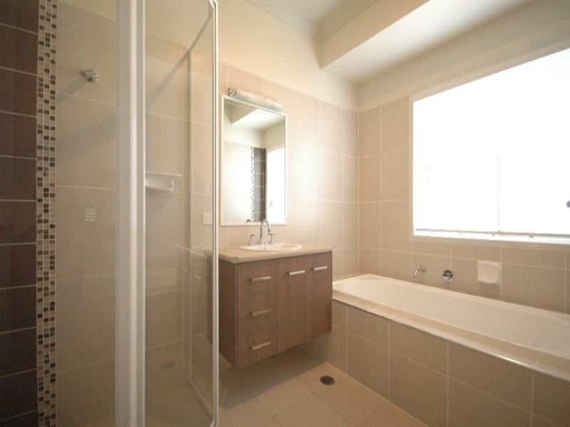 24 Sweetapple Crescent, Centenary Heights QLD 4350