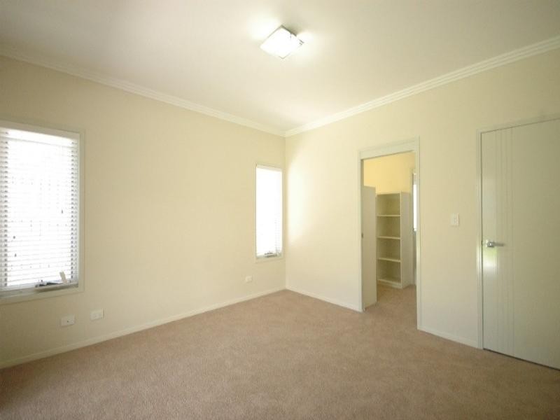 24 Sweetapple Crescent, Centenary Heights QLD 4350