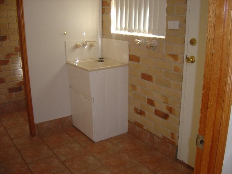 8 Goode Street, Newtown QLD 4350