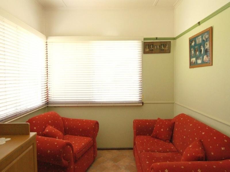 38 Holberton Street, Rockville QLD 4350