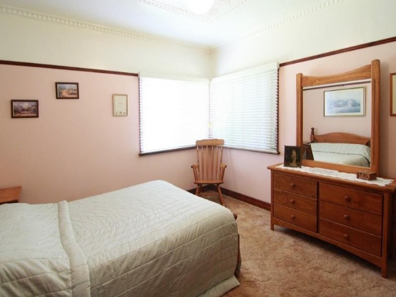 38 Holberton Street, Rockville QLD 4350