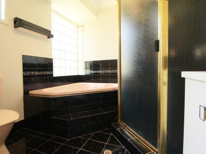 27 Danica Court, Kearneys Spring QLD 4350