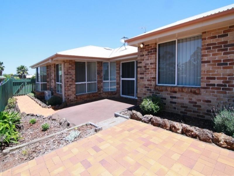 27 Danica Court, Kearneys Spring QLD 4350