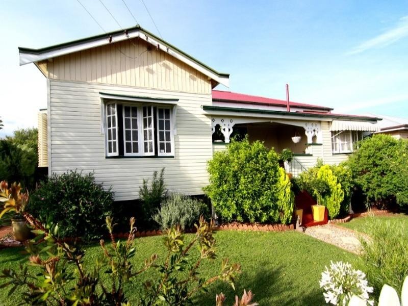 5 Bristol Street, Newtown QLD 4350