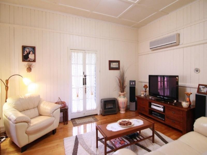 5 Bristol Street, Newtown QLD 4350