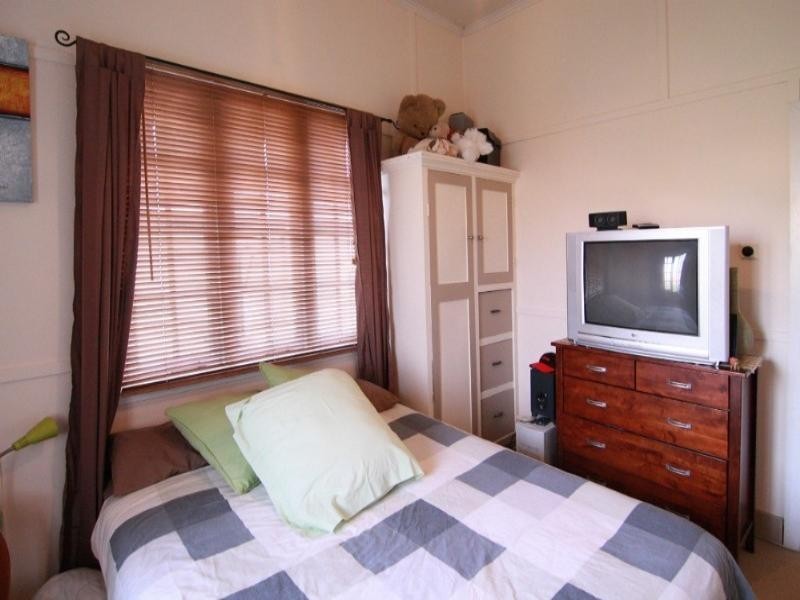 5 Bristol Street, Newtown QLD 4350