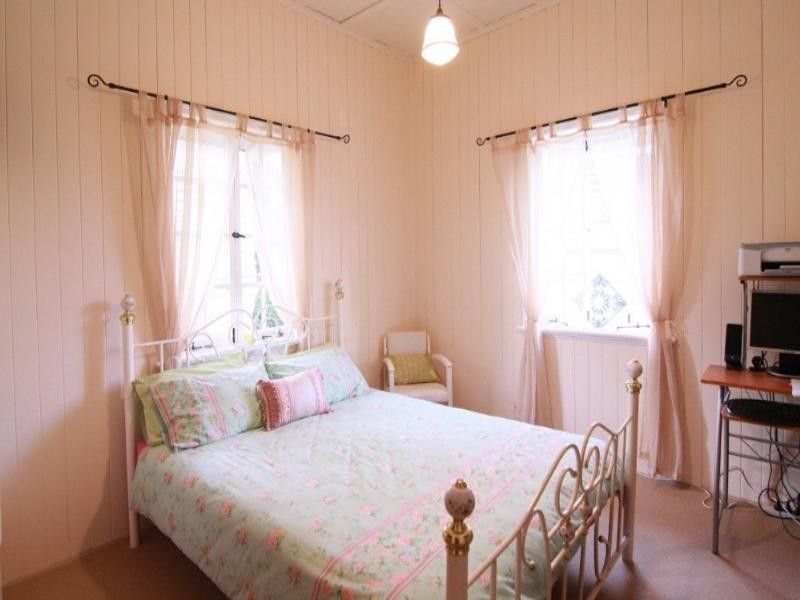 5 Bristol Street, Newtown QLD 4350