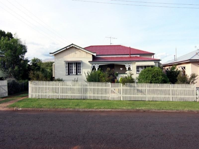 5 Bristol Street, Newtown QLD 4350