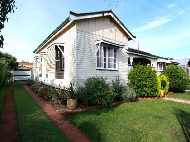 5 Bristol Street, Newtown QLD 4350