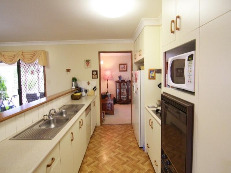 27 Jull Drive, Centenary Heights QLD 4350