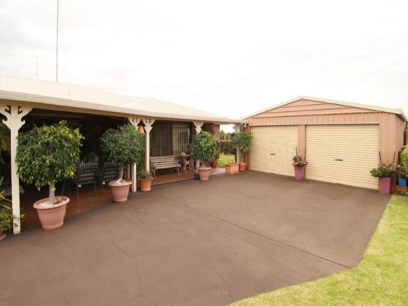 27 Jull Drive, Centenary Heights QLD 4350