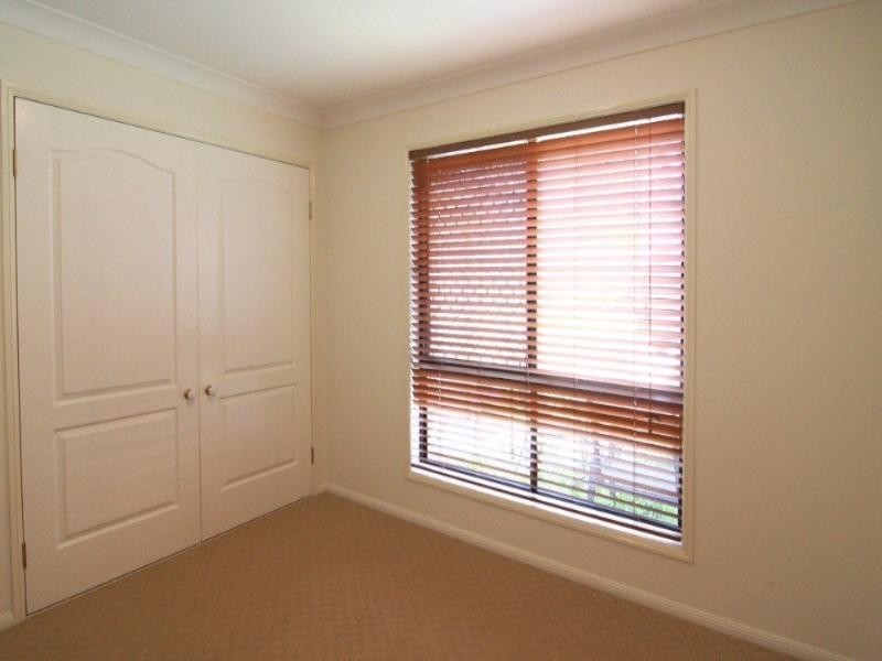 1/2 Cuttaburra Crescent, Glenvale QLD 4350