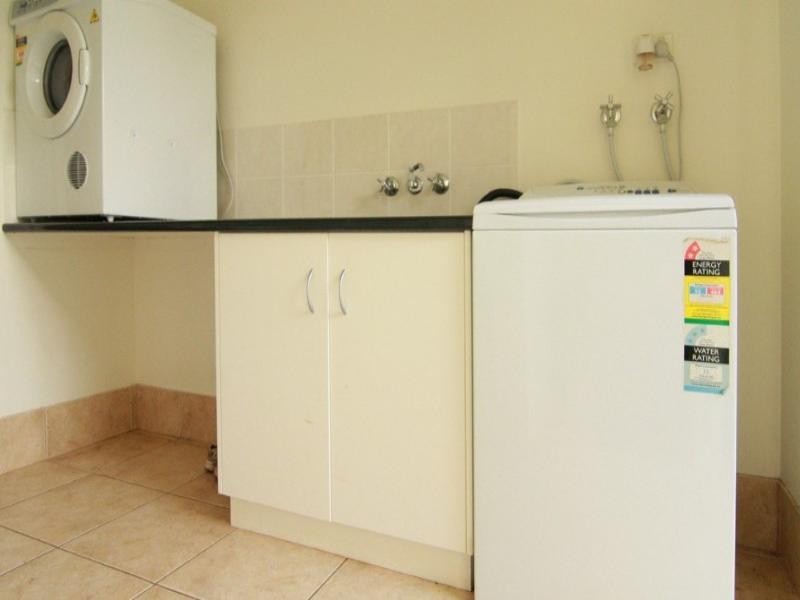 1/2 Cuttaburra Crescent, Glenvale QLD 4350