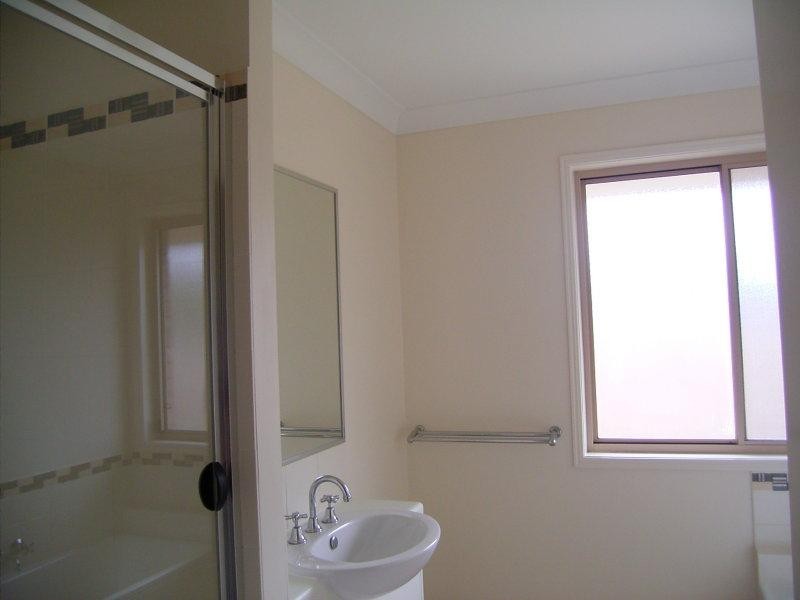 18 Cuttaburra Crescent, Glenvale QLD 4350