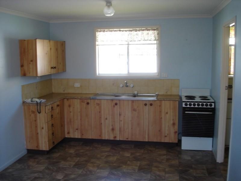 2/36 Esmond Street, Rockville QLD 4350