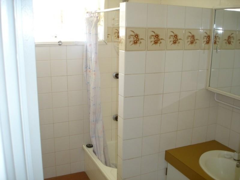 2/36 Esmond Street, Rockville QLD 4350