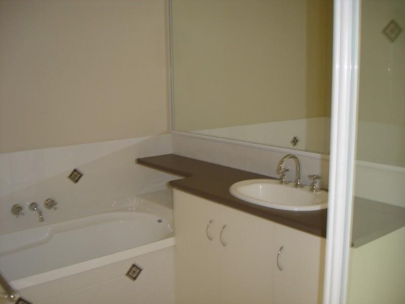 Kearneys Spring QLD 4350