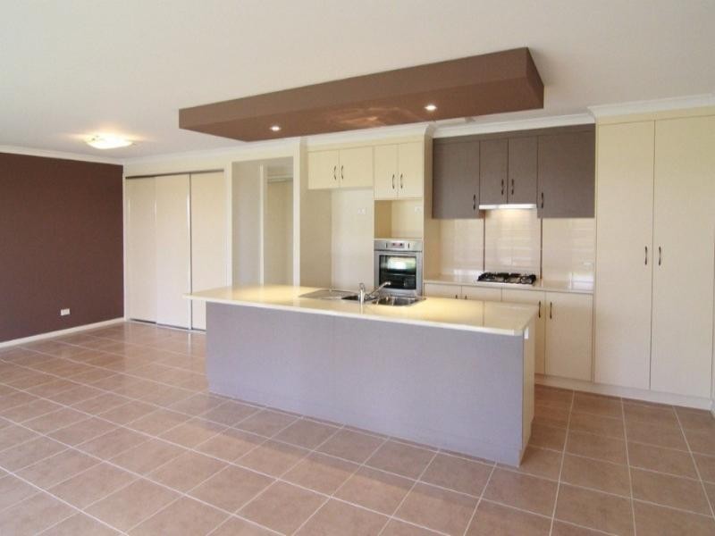 16 Beardsworth Court, Middle Ridge QLD 4350