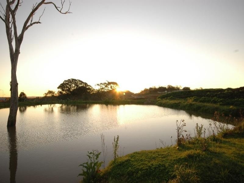 177 Sunset View, Glenvale QLD 4350