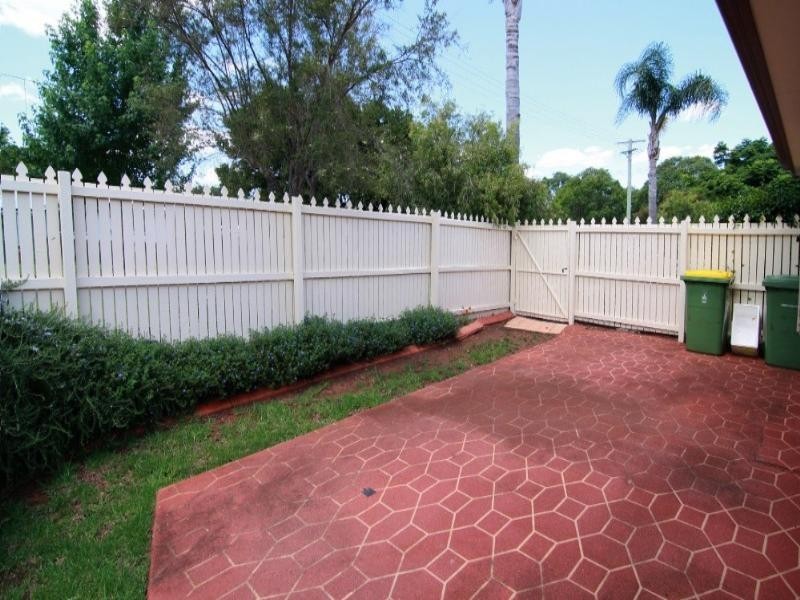 1/228 Mackenzie Street, Rangeville QLD 4350