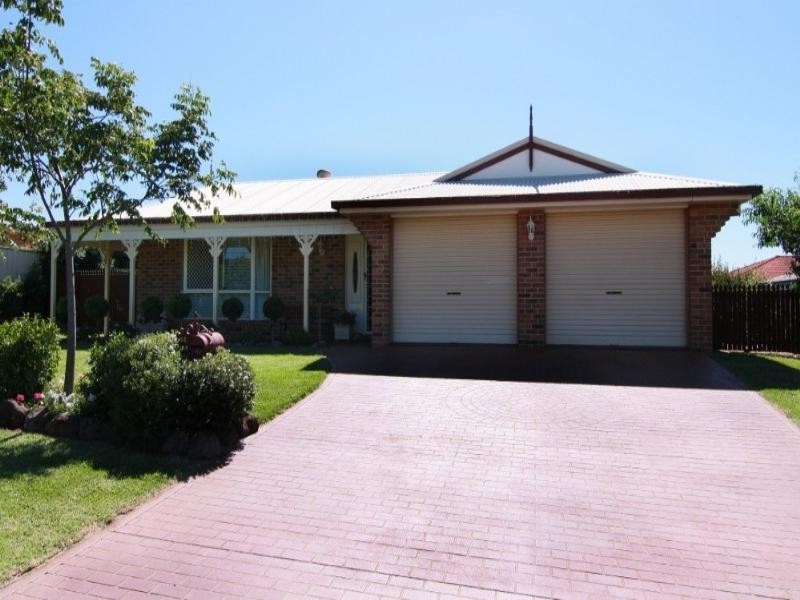 14 Nimrod Court, Wilsonton QLD 4350