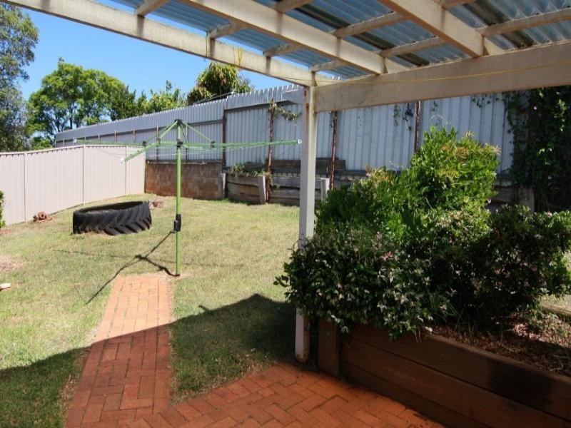 16 Reisling Court, Wilsonton Heights QLD 4350