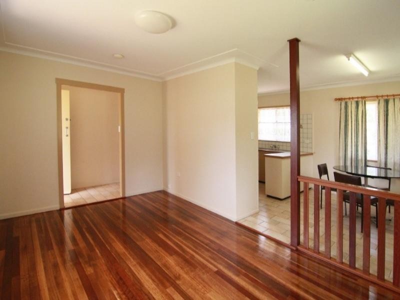 35 North Street, Mount Lofty QLD 4350