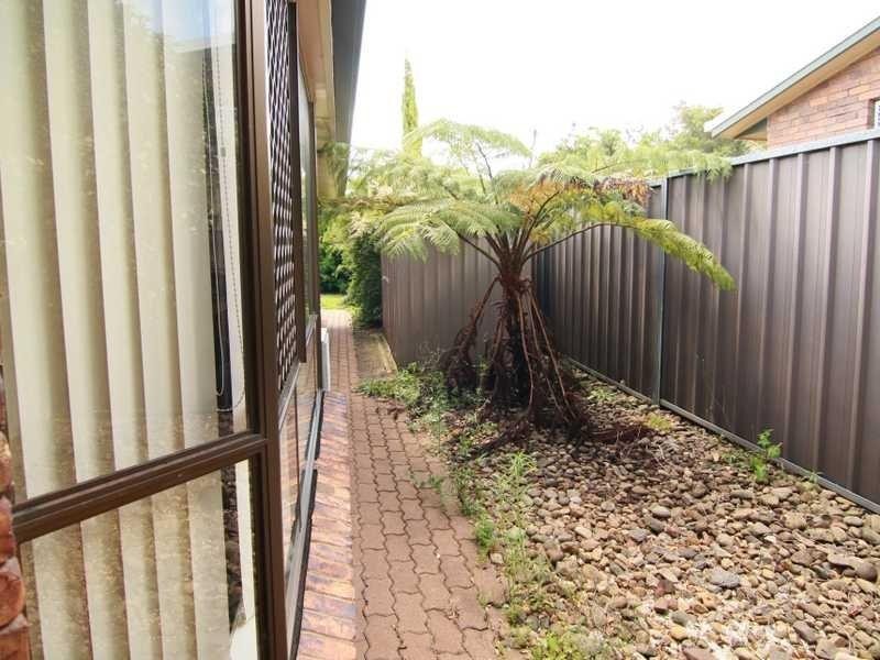 2/331 Greenwattle Street, Wilsonton QLD 4350