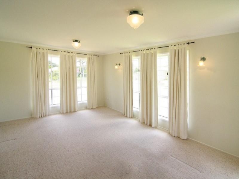 8 Robindale Drive, Darling Heights QLD 4350