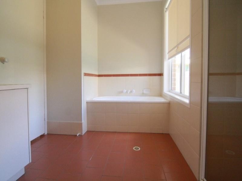 8 Robindale Drive, Darling Heights QLD 4350