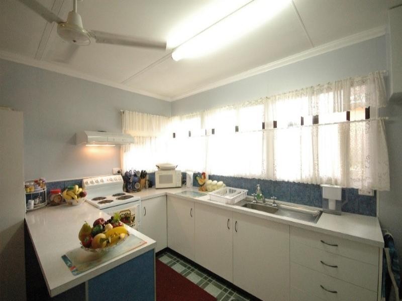 50 Hampton Street, Harristown QLD 4350