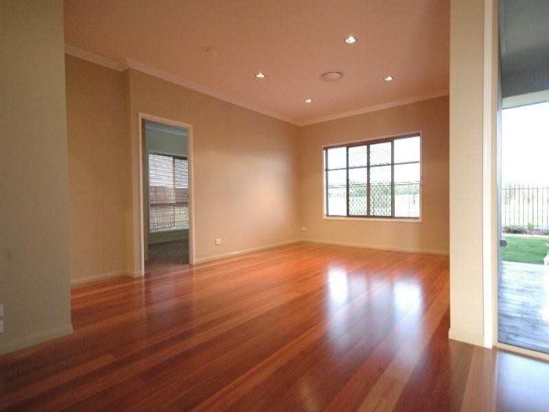 2/ Highgrove Drive, Highfields QLD 4352