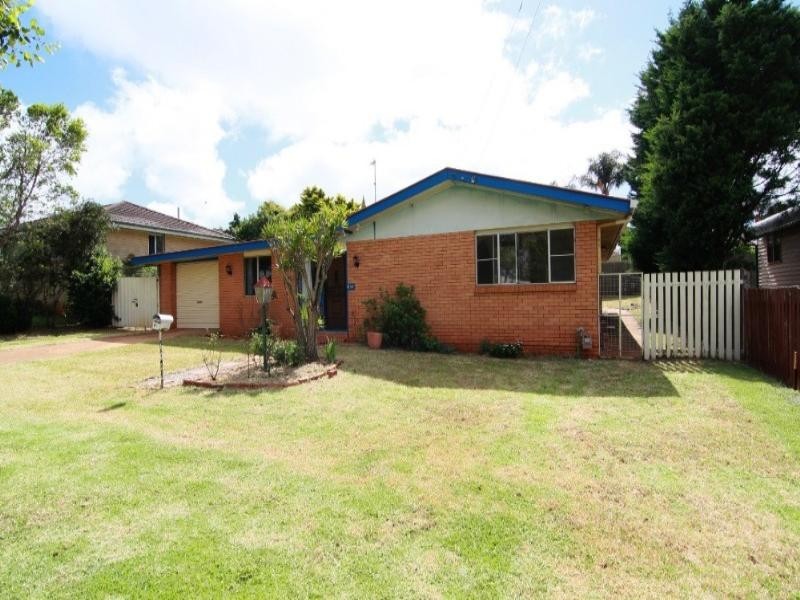 54 Hampton Street, Harristown QLD 4350