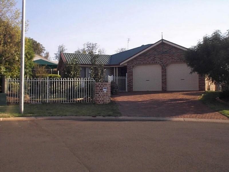 2 Petunia Court, Middle Ridge QLD 4350