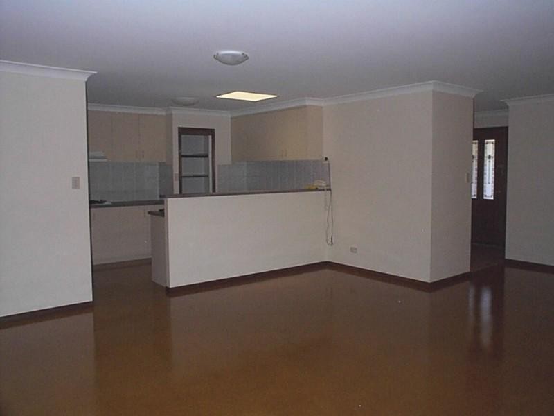 2 Petunia Court, Middle Ridge QLD 4350