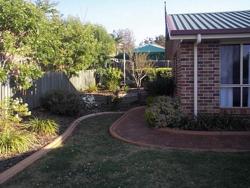 2 Petunia Court, Middle Ridge QLD 4350