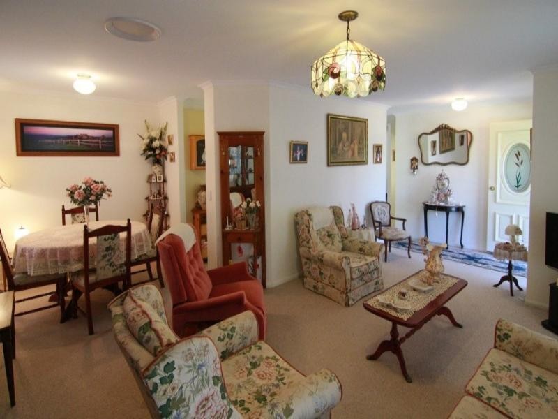 2 Carys Road, Glenvale QLD 4350