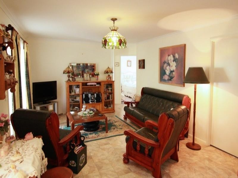 2 Carys Road, Glenvale QLD 4350