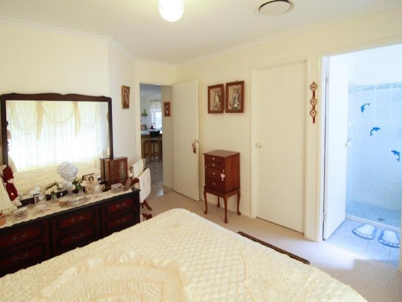 2 Carys Road, Glenvale QLD 4350