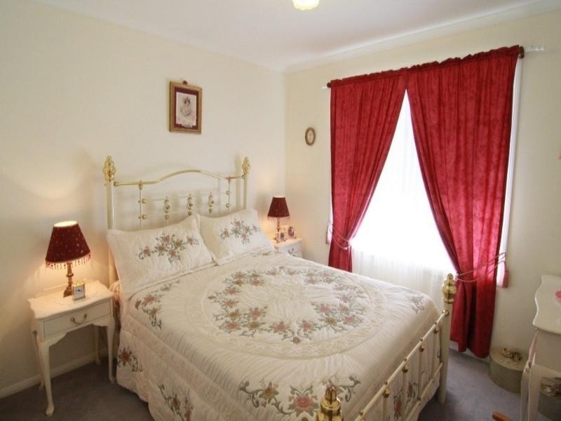 2 Carys Road, Glenvale QLD 4350