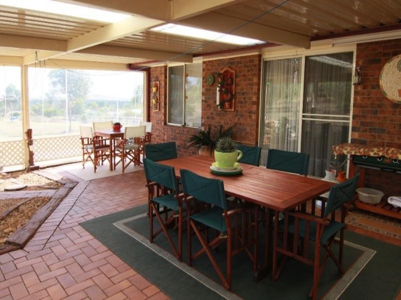 2 Carys Road, Glenvale QLD 4350