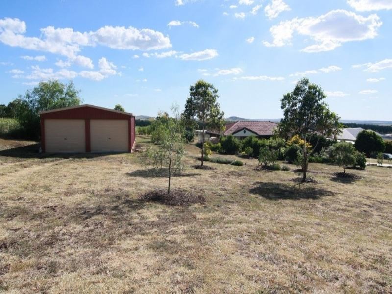 2 Carys Road, Glenvale QLD 4350