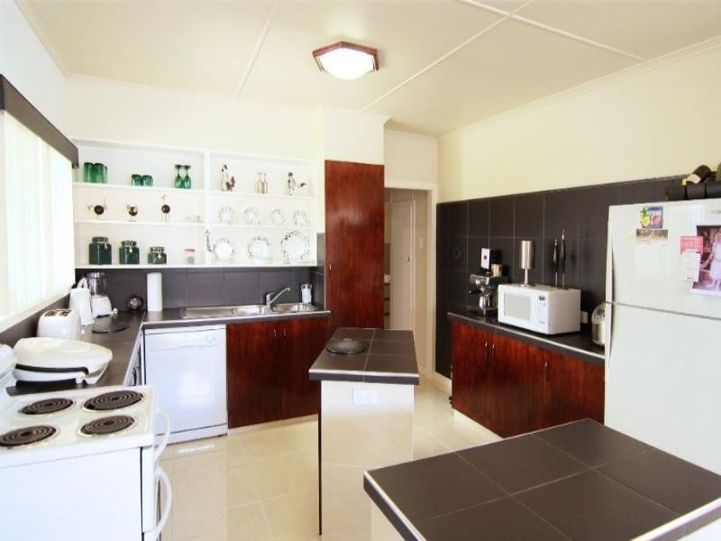 16 Gladstone Street, Newtown QLD 4350