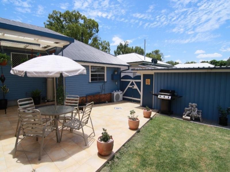 16 Gladstone Street, Newtown QLD 4350