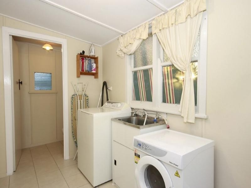 9 Edward Street, North Toowoomba QLD 4350