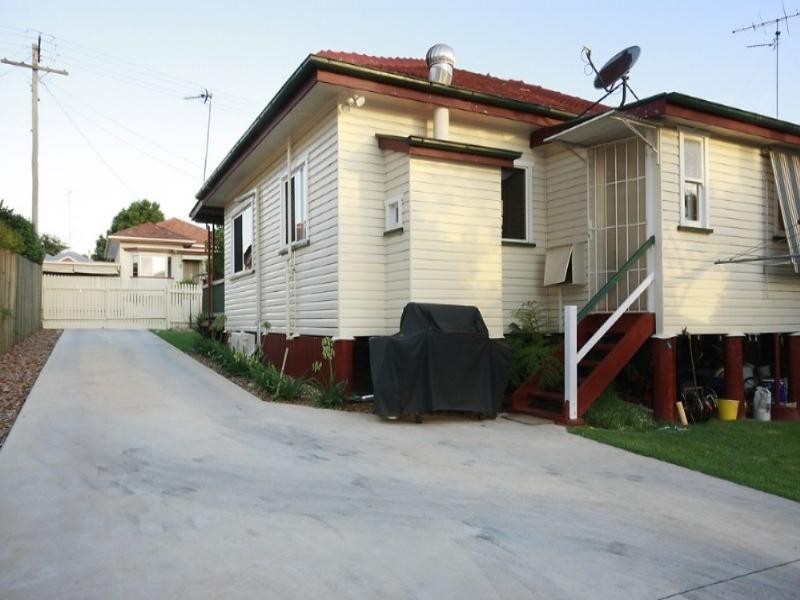 9 Edward Street, North Toowoomba QLD 4350