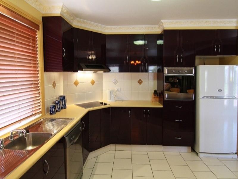 16 Windermere Drive, Hodgson Vale QLD 4352