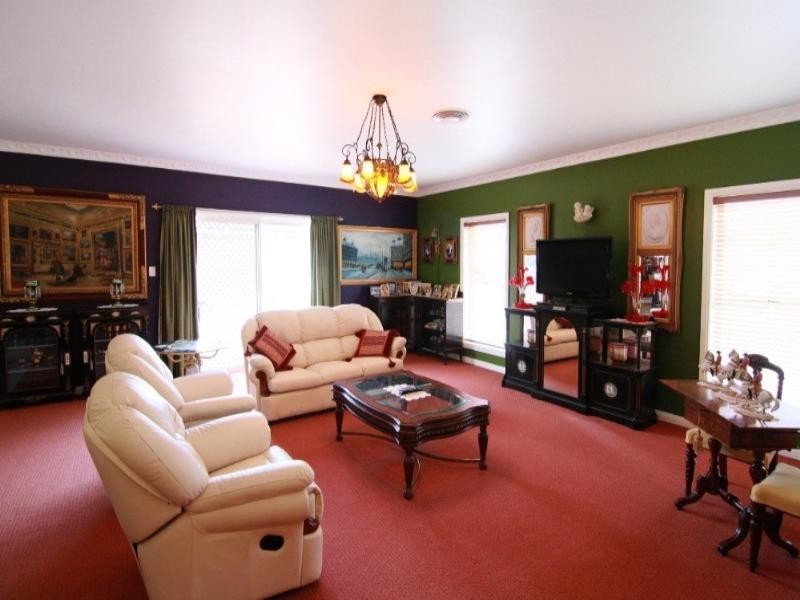 16 Windermere Drive, Hodgson Vale QLD 4352